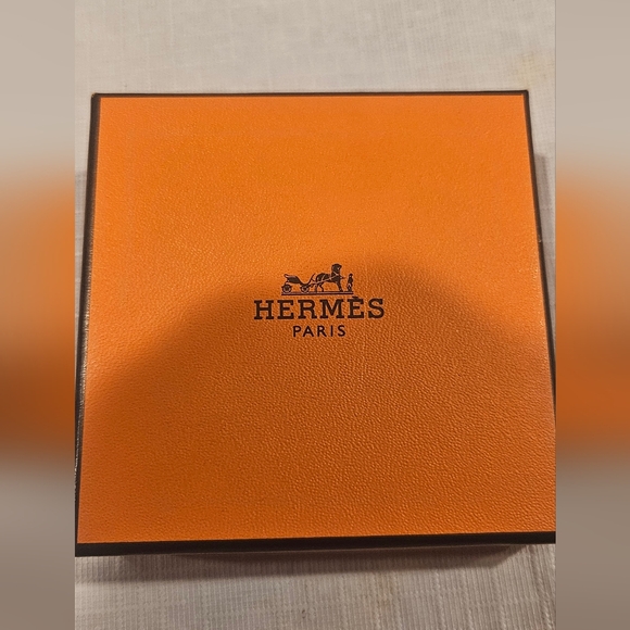 Glenan Hermes Leather Bracelet - Picture 4 of 4